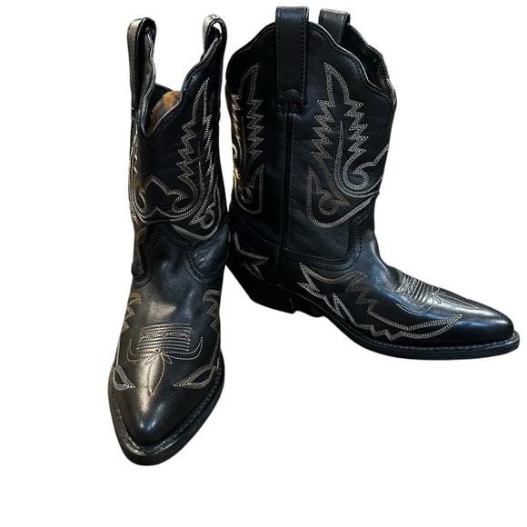 Nashville on Broadway Black Heeled Boots with Decorative Stitching‎ 7 1/2 - Picture 1 of 14